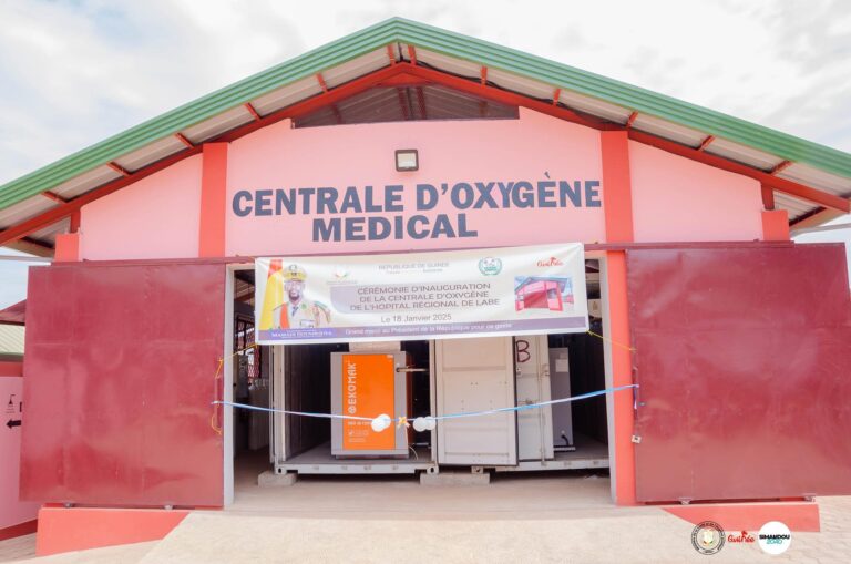 Labé: Le ministre de la Santé Dr Oumar Diouhé BAH inaugure la centrale d’oxygène de l’Hôpital régional