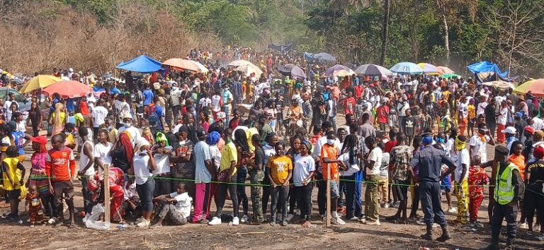 Guéckédou : Ouverture des festivités culturelles au fleuve Makona en présence des délégations du Libéria et de la Sierra Leone