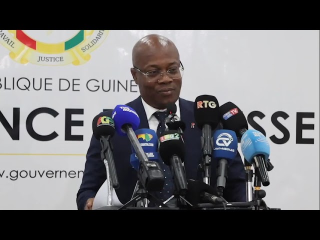 LE MINISTRE PORTE PAROLE DU GOUVERNEMENT, OUSMANE GAOUAL DIALLO, RÉPOND AUX FORMATIONS POLITIQUES QUI S’INSURGENT CONTRE LEUR SUSPENSION .