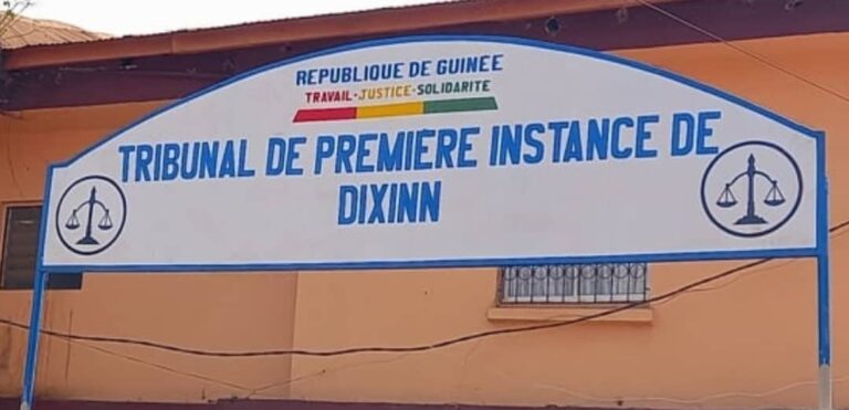 Guinée/Justice : Un entraineur de boxe condamné à six (06) mois de prison ferme pour ‘’escroquerie’’