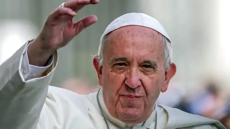 Le pape François est mort à l’âge de 88 ans, annonce le Vatican