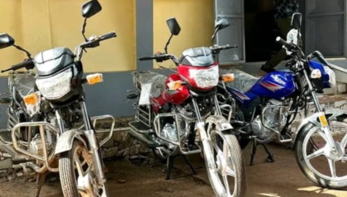 Dubréka-Education : Trois (03) motos mises à la disposition des  DSEE de Tanènè, Falessadé et Bady