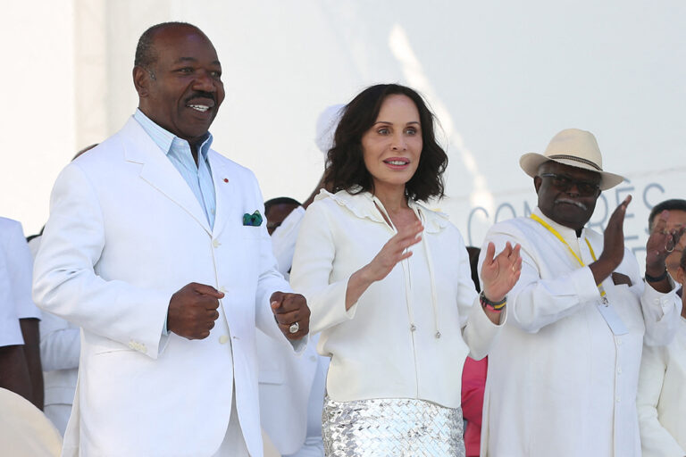 L’ex-président gabonais Ali Bongo et sa famille sont arrivés en Angola