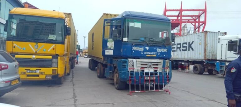 Conakry/Sécurité: Quatre (4) camions remorques arraisonnés pour manque de sûreté et leurs conducteurs mis aux arrêts par la Police