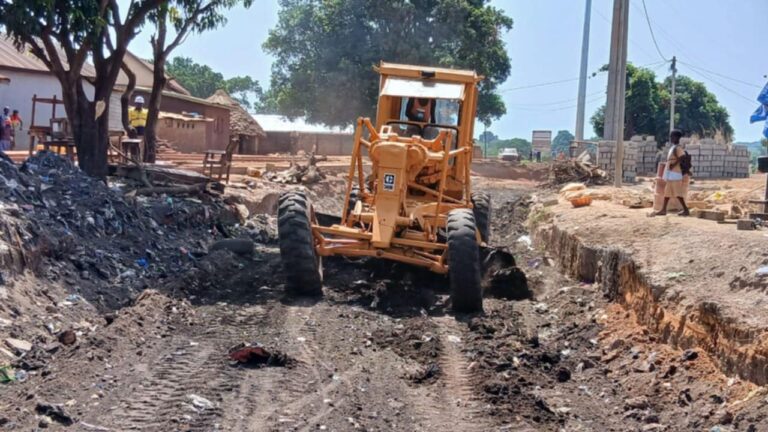 Kouroussa : Les habitants de la commune urbaine saluent la reprise des travaux de la voirie