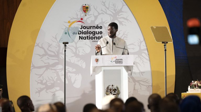Sénégal : le président Faye lance une concertation nationale pour réformer le système politique