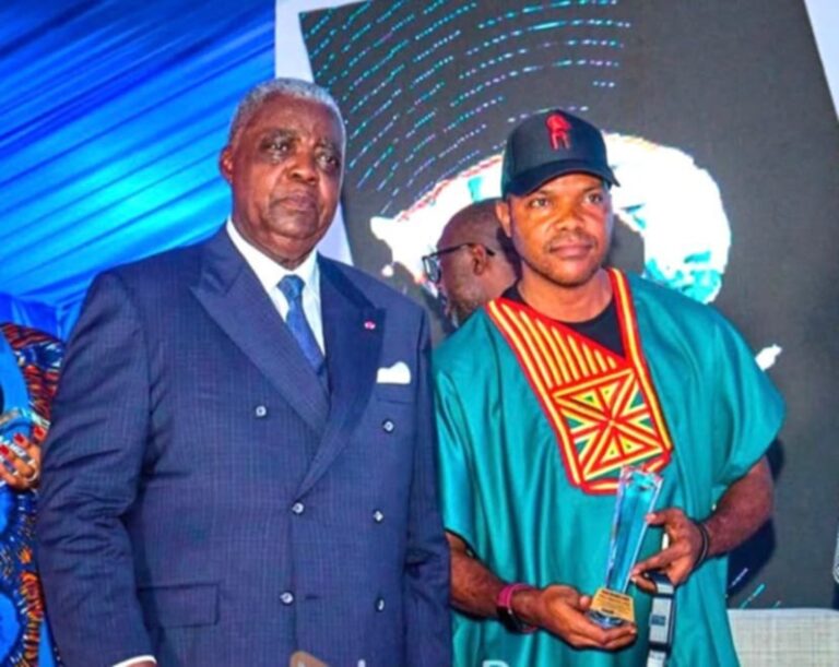 Salon International de l’Audiovisuel de Douala: Le Réalisateur guinéen Mohamed Cherif Touré rafle le prix SINACIUS 2025