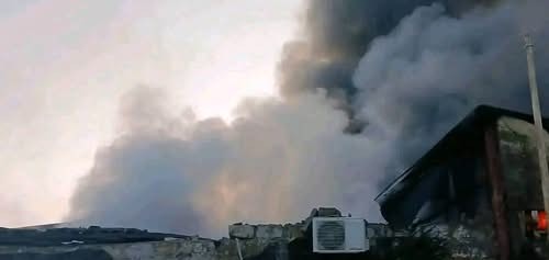 Conakry : Incendie en cours dans un magasin du Programme Elargi de Vaccination (communiqué)