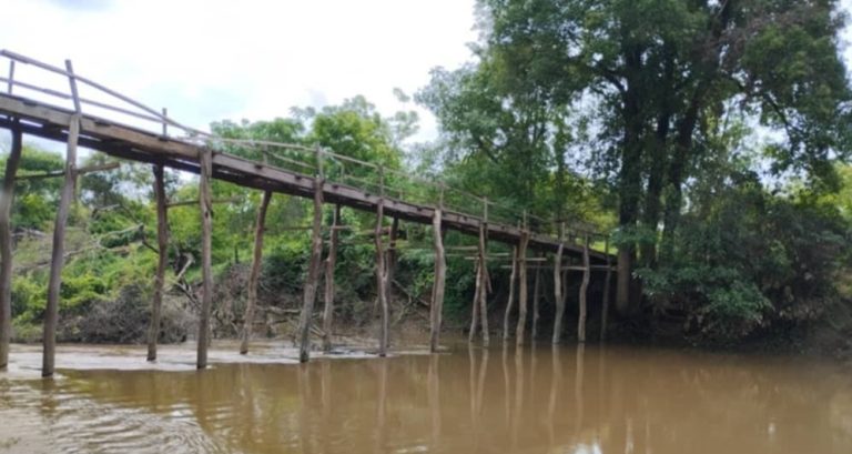 Koundara : un pont en bois met fin à l’isolement du village Angona