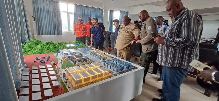 Boké-Mines: Le préfet Colonel Alsény Camara   apprécie le   progrès réalisé  par le  Consortium SMB-Winning/UMS
