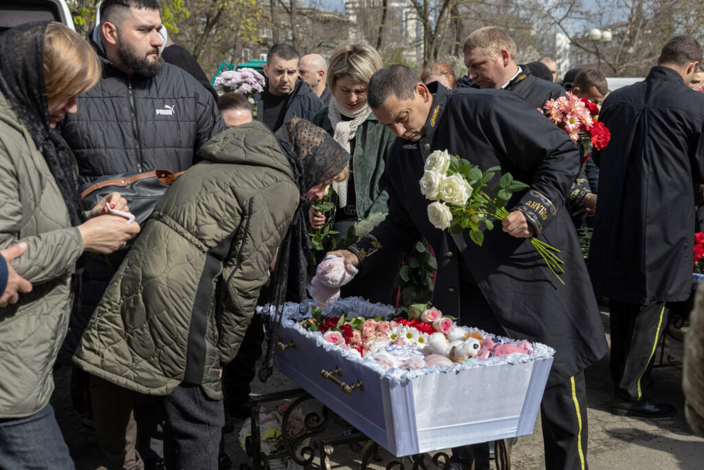 La trêve russo-ukrainienne pour Pâques orthodoxe entre en vigueur.
