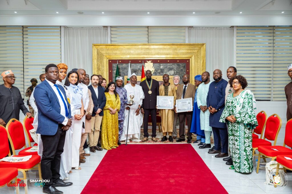 Guinée/Simandou Academy : le Chef de l’Etat préside la cérémonie officielle de remise du Grand Prix littéraire du Président de la République