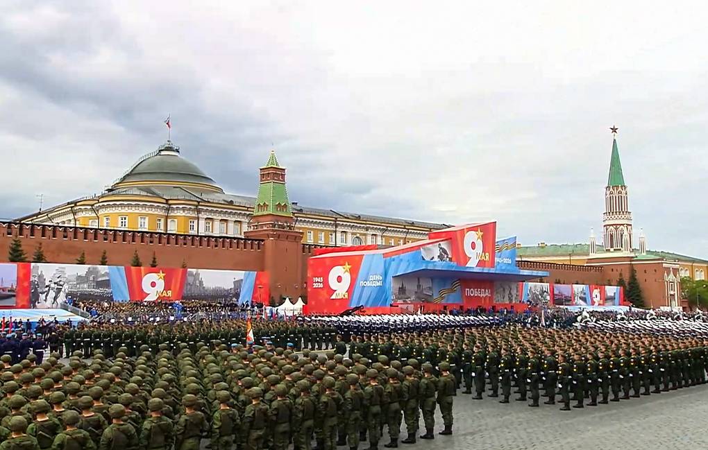 La Russie organise un défilé pour la Journée de la Victoire sur la place Rouge à Moscou.