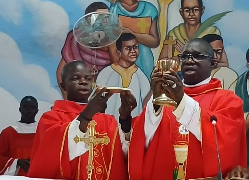 Sonfonia- Religion : Les chrétiens appelés à l’unité et à la fraternité lors de la célébration de la Pentecôte 