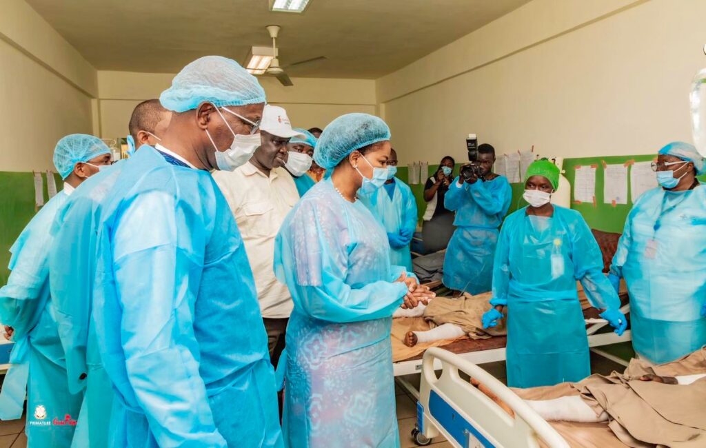 Drame de Kangolia : Le premier ministre au chevet des victimes hospitalisées à Donka