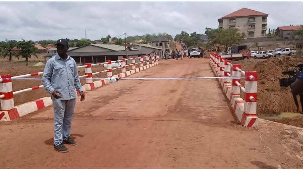 Forécariah/infrastructures : La ministre Aminata Kaba inaugure le pont de « Karakoro » pour désenclaver plusieurs localités rurales