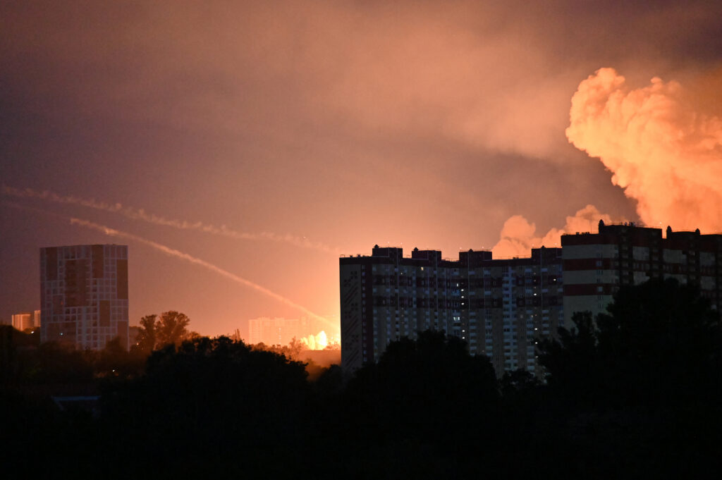 Ukraine: au moins 13 morts dans une attaque de drones et missiles russes