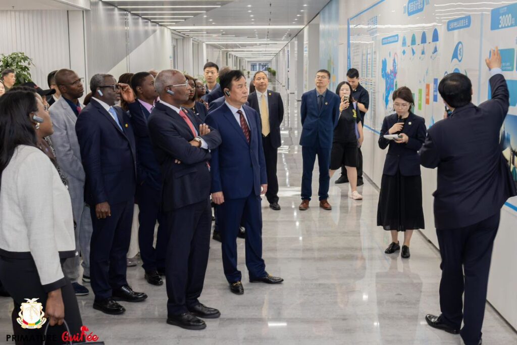 Chine : Le PM visite un centre de valorisation énergétique des déchets à Shanghai
