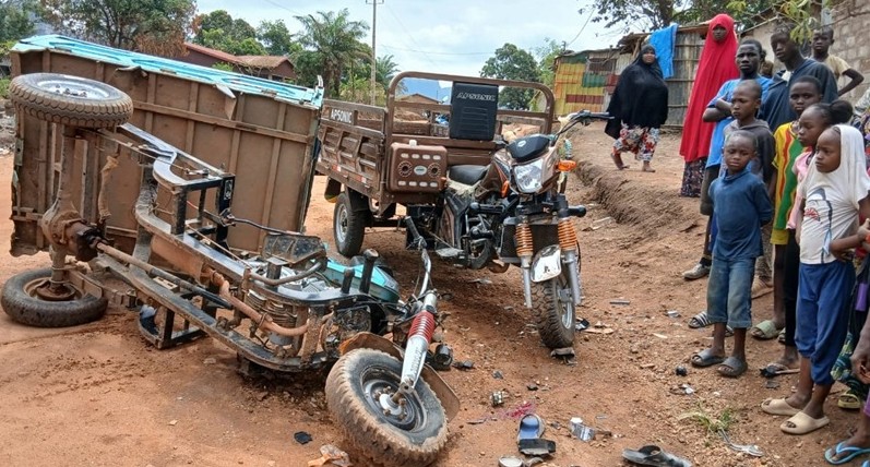 Coyah : La multiplication des accidents de tricycles « Katakatani » conduits par des mineurs inquiète la population