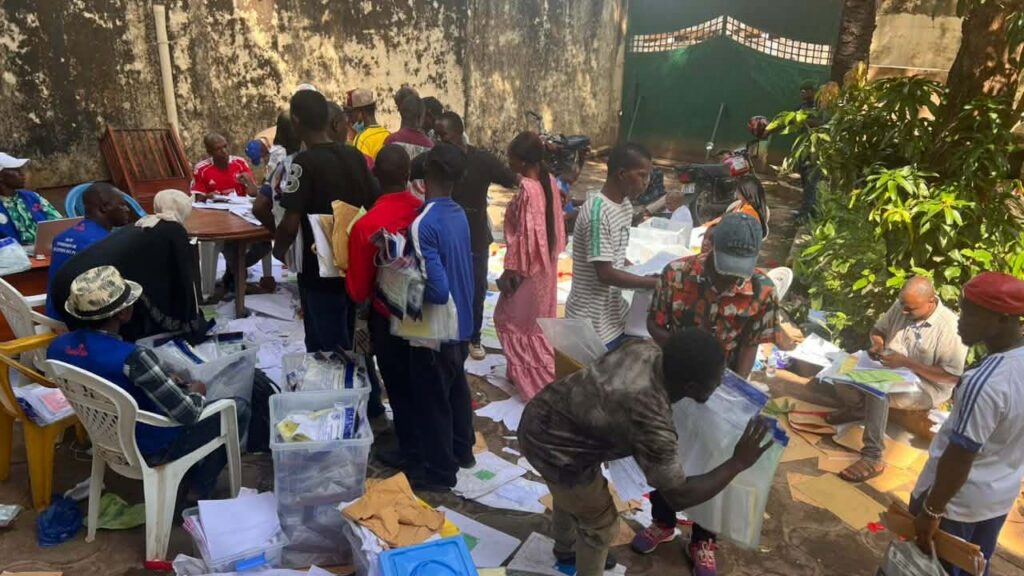 Lambanyi-Double scrutin : Affluence au centre de compilation après les élections du 31 mai