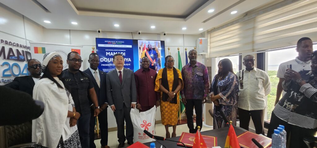 Guinée-Coopération : La Chine fait don de 2.450 tonnes de riz  pour les personnes vulnérables