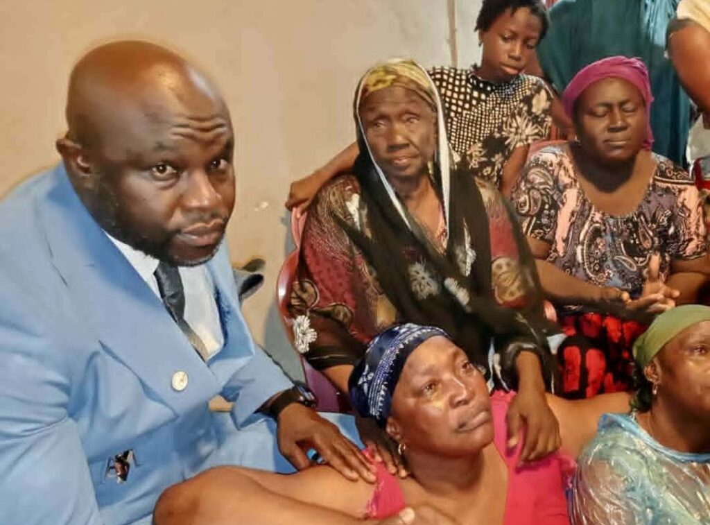 Gbessia : L&rsquo;exécutif communal apporte son soutien à la famille d&rsquo;une fillette emportée par les eaux