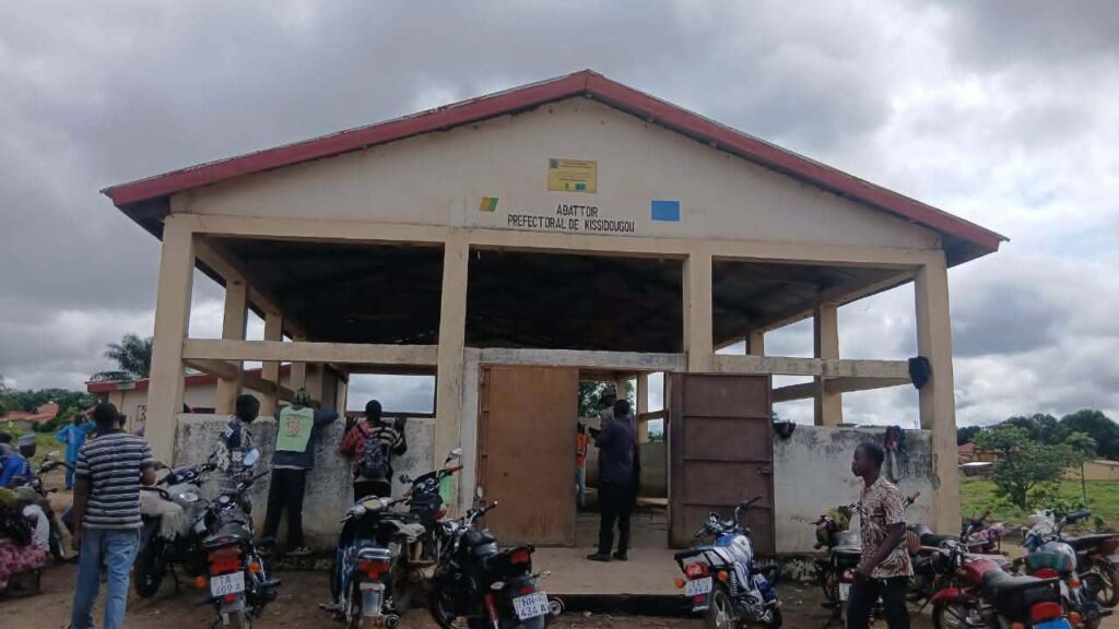Kissidougou : Le préfet donne un ultimatum d&rsquo;un mois pour la réhabilitation de l&rsquo;abattoir communal