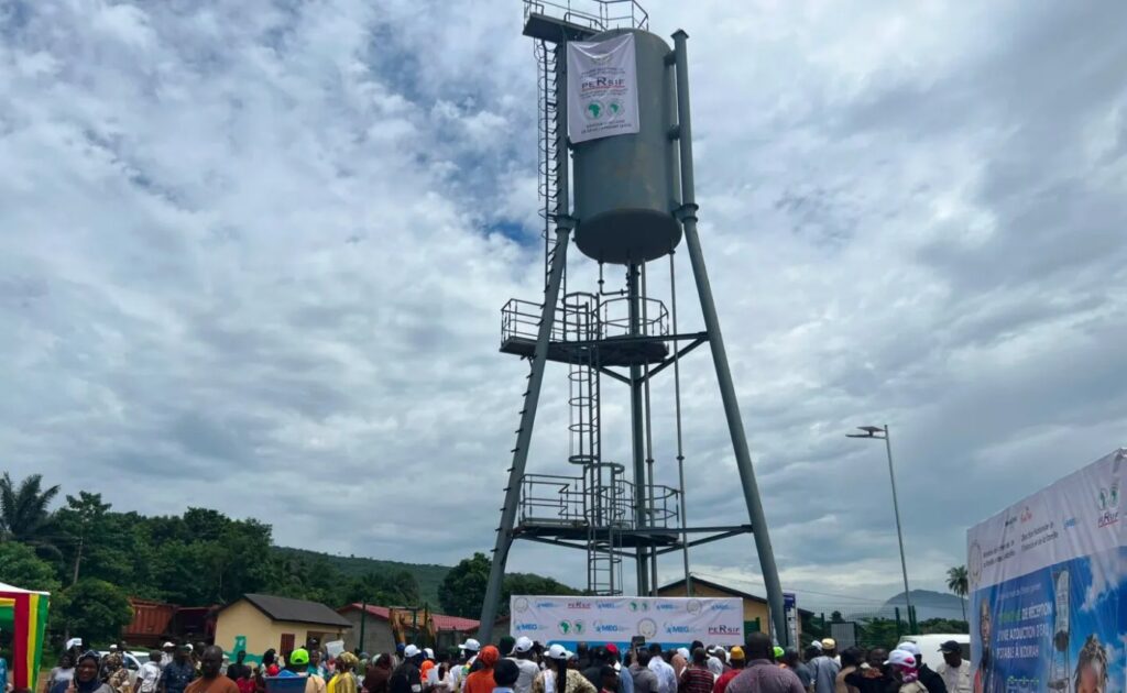 Faux!  : La ministre Patricia Lamah n&rsquo;a pas inauguré un puits, mais un système d&rsquo;adduction d&rsquo;eau potable