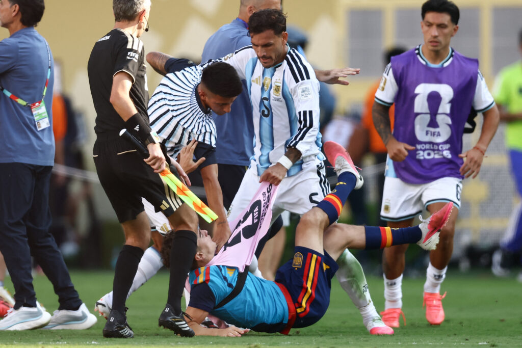 Finale du Mondial-2026: l&rsquo;Argentin Leandro Paredes suspendu dix matches par la FIFA