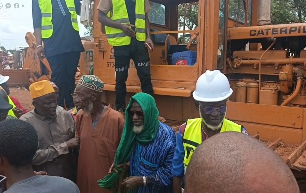 Mandiana  : La communauté de Faralako lance l’ouverture de 20 km de voirie sur fonds propres