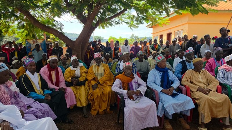 Mali: Le gouverneur de Labé achève sa tournée à Yembéring et appelle à préserver la cohésion sociale