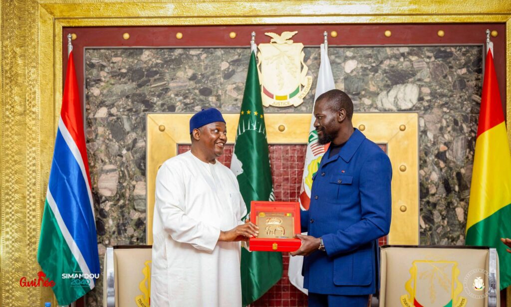 Guinée/Renforcement des relations bilatérales entre Banjul et Conakry : le Président Mamadi DOUMBOUYA reçoit son homologue gambien Adama BARROW