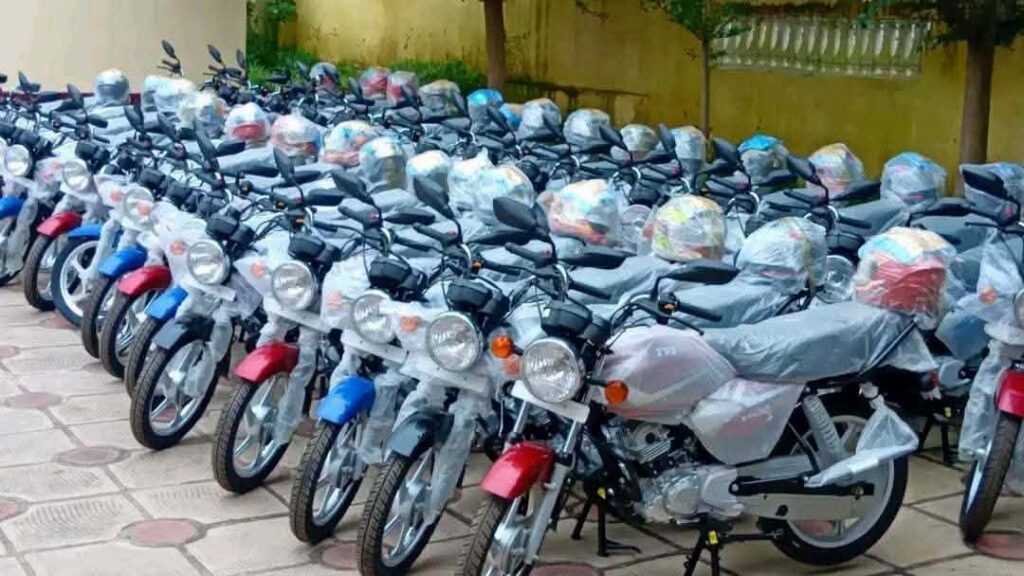 Kindia : Elhadj Abdoul Wakil Keïta offre 35 motos aux chefs de quartier de la commune urbaine