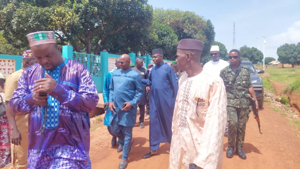 Dabola : le préfet Alpha Oumar Cissé à Dogomet pour une tournée de proximité et d’écoute