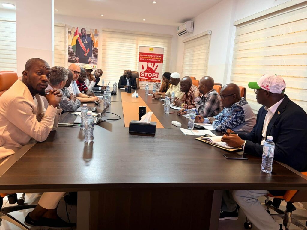 Guinée/Partenariat EDG-SA-Energia Parner : Des solutions et systèmes solaires hybrides avec stockage présentés à Conakry