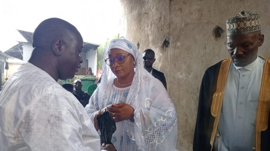 Gbèssia : Une délégation gouvernementale présente ses condoléances à la famille des victimes de l’incendie de Gbèssia Cité 2