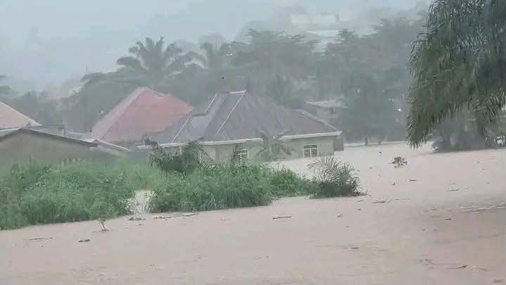 Coyah/Pluies diluviennes : Plusieurs quartiers de la commune urbaine sous l’eau