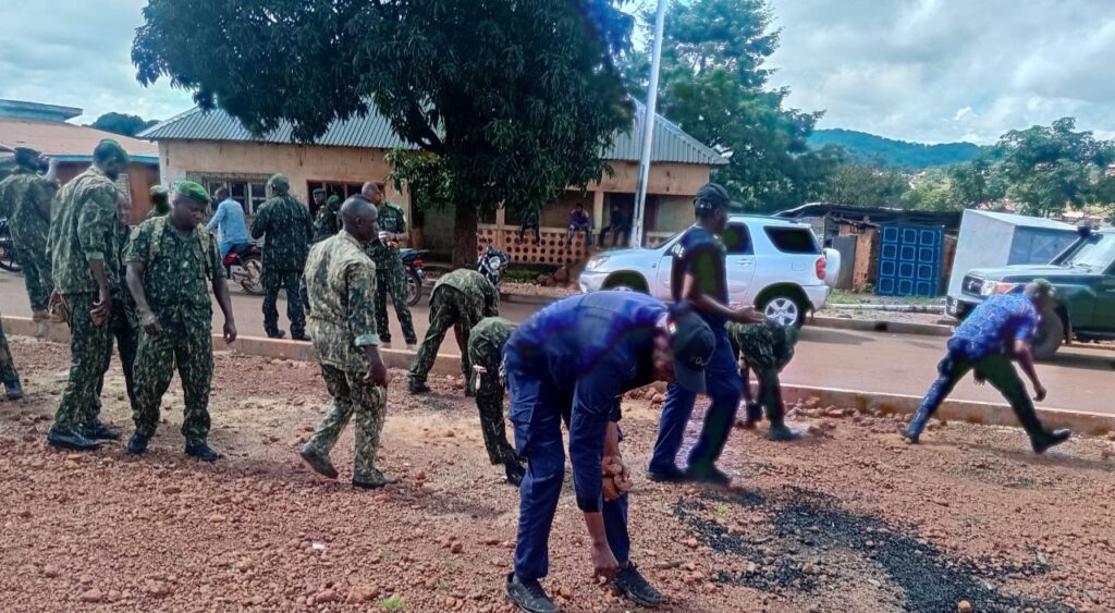 Koubia : forte mobilisation autour d’une opération d’assainissement avant la fête de l’indépendance