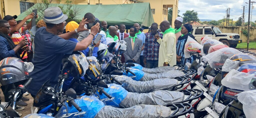 Boké: Des motos pour renforcer les capacités opérationnelles de 56 Agents de Santé Communautaires de Boffa, Boké et Fria 