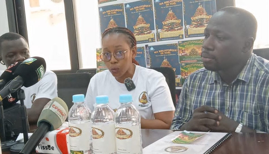 Coyah : Le projet ‘'Ma Bibliothèque de Noël'' va offrir des manuels scolaires à 3000 élèves de la Guinée forestière