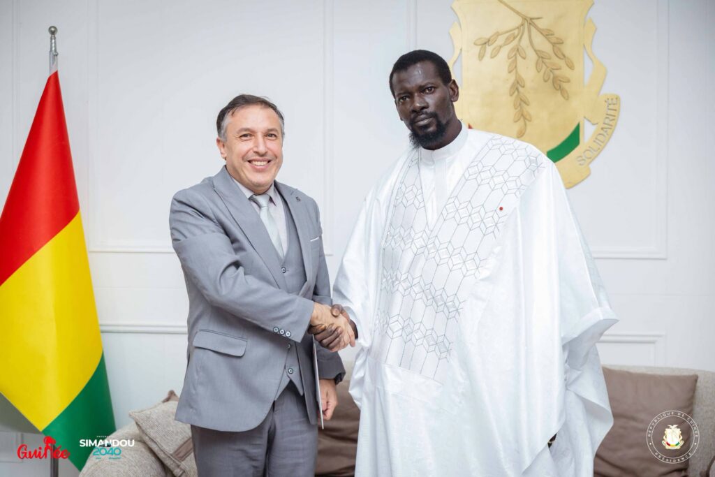 Conakry : le Président Mamadi DOUMBOUYA reçoit trois ambassadeurs