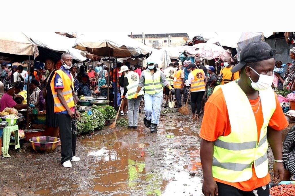 Gbessia : Le Patronat de Djely Kaba Bintou mobilisé contre l’insalubrité