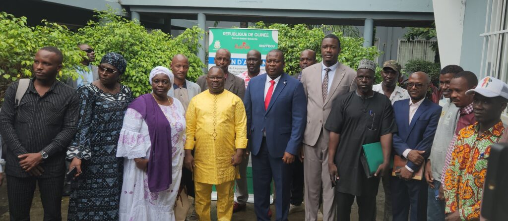 Conakry/Environnement : Le Ministre Fassou Théa lance la formation des acteurs clés de la sensibilisation contre l’utilisation des plastiques à usage unique